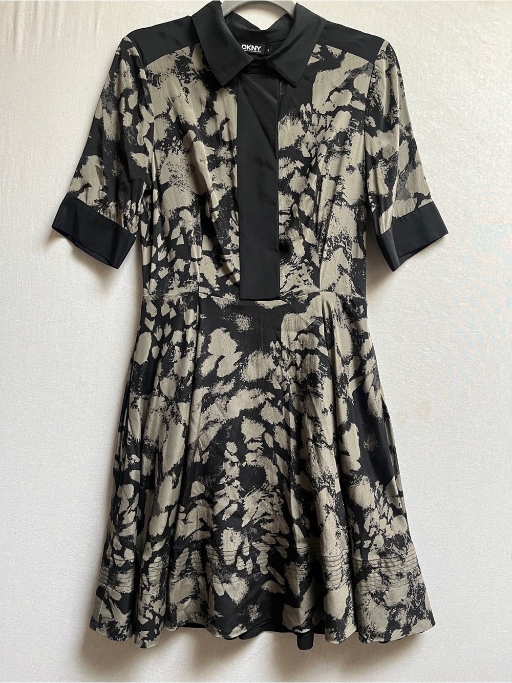 DKNY Silk Blend Printed Short Sleeve Fit and Flare Dress Size 6
